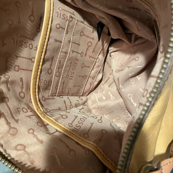 Fossil Tan Yellow Leather Crossbody Purse, Vintage with Adjustable Strap - Picture 10 of 12